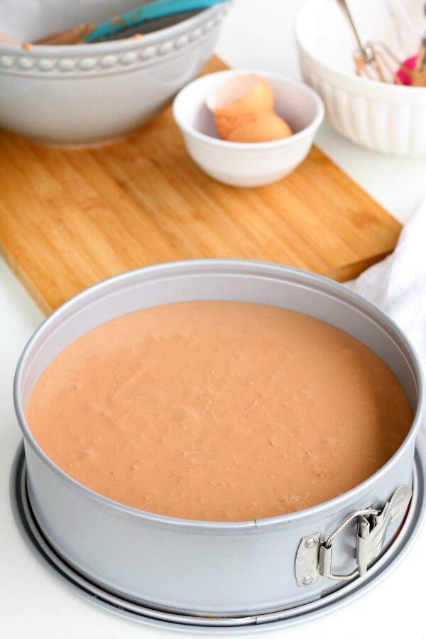 cheesecake in pan to be baked