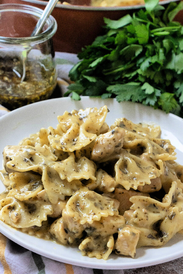 Creamy Chicken And Pesto Pasta Love Bakes Good Cakes