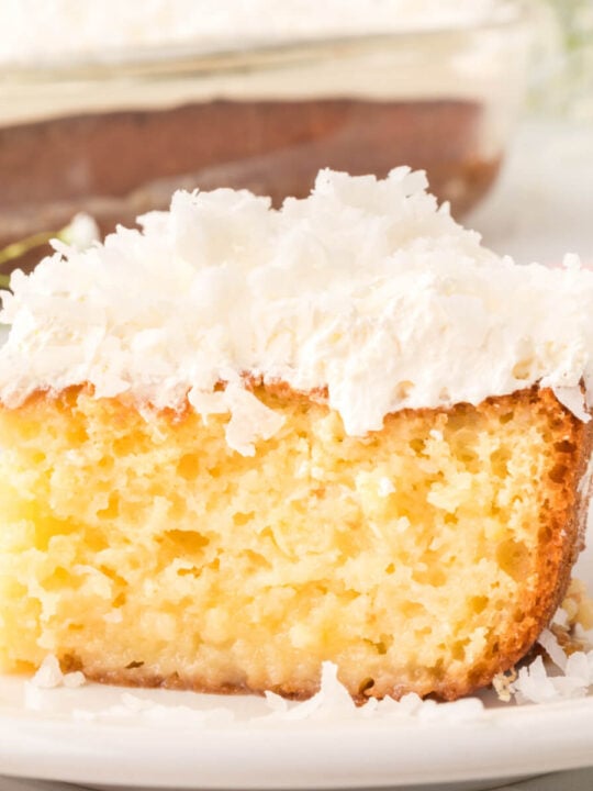 coconut cake recipe | eggless sponge cake with desiccated coconut