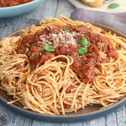 Slow Cooker Spaghetti Sauce - Love Bakes Good Cakes