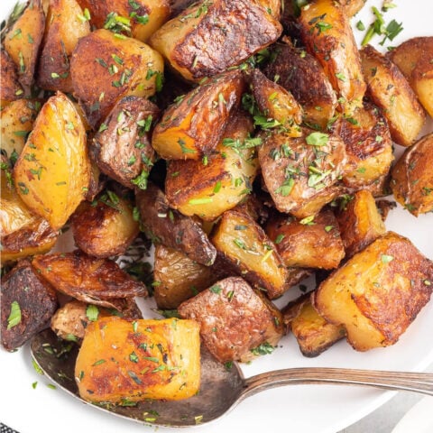 Crispy Herb Roasted Potatoes - Love Bakes Good Cakes