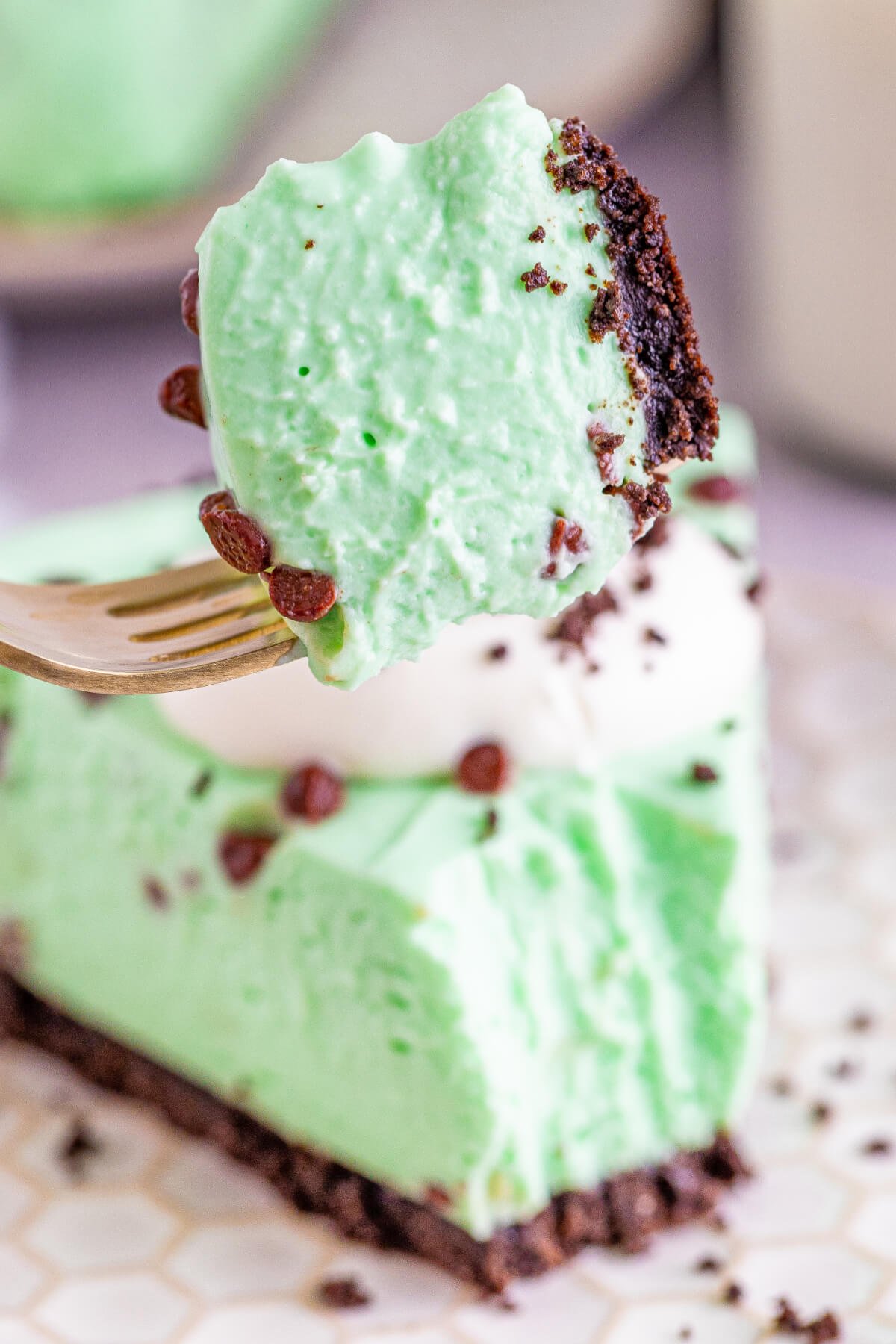 No-Bake Mint Chocolate Chip Cheesecake - Love Bakes Good Cakes