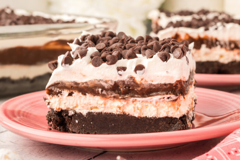 Chocolate Lasagna Lush - Love Bakes Good Cakes