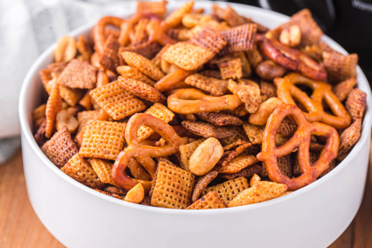 Slow Cooker Chex Mix - Love Bakes Good Cakes